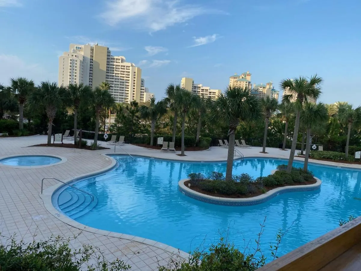 Ocean View Luxurious Condo-Best Location + Balcony Destin